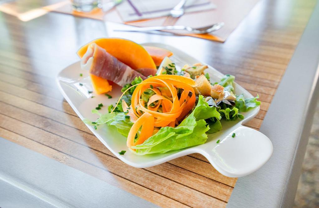 Logis Hotel- Hotel Restaurant Le Rialto Le Sequestre ภายนอก รูปภาพ