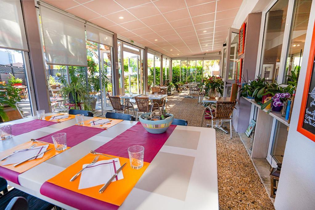 Logis Hotel- Hotel Restaurant Le Rialto Le Sequestre ภายนอก รูปภาพ