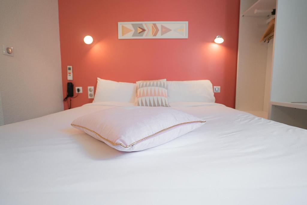 Logis Hotel- Hotel Restaurant Le Rialto Le Sequestre ภายนอก รูปภาพ