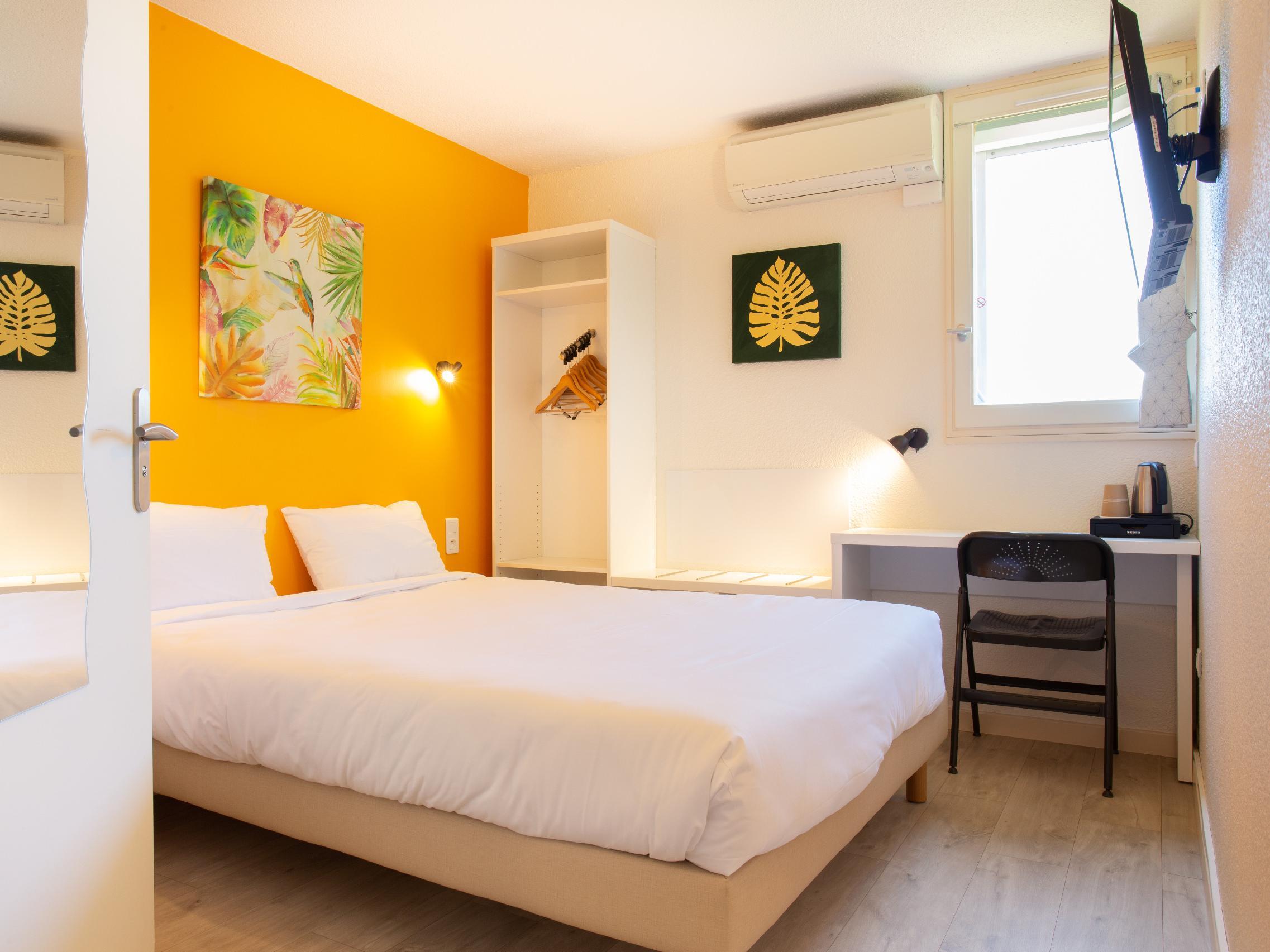 Logis Hotel- Hotel Restaurant Le Rialto Le Sequestre ภายนอก รูปภาพ