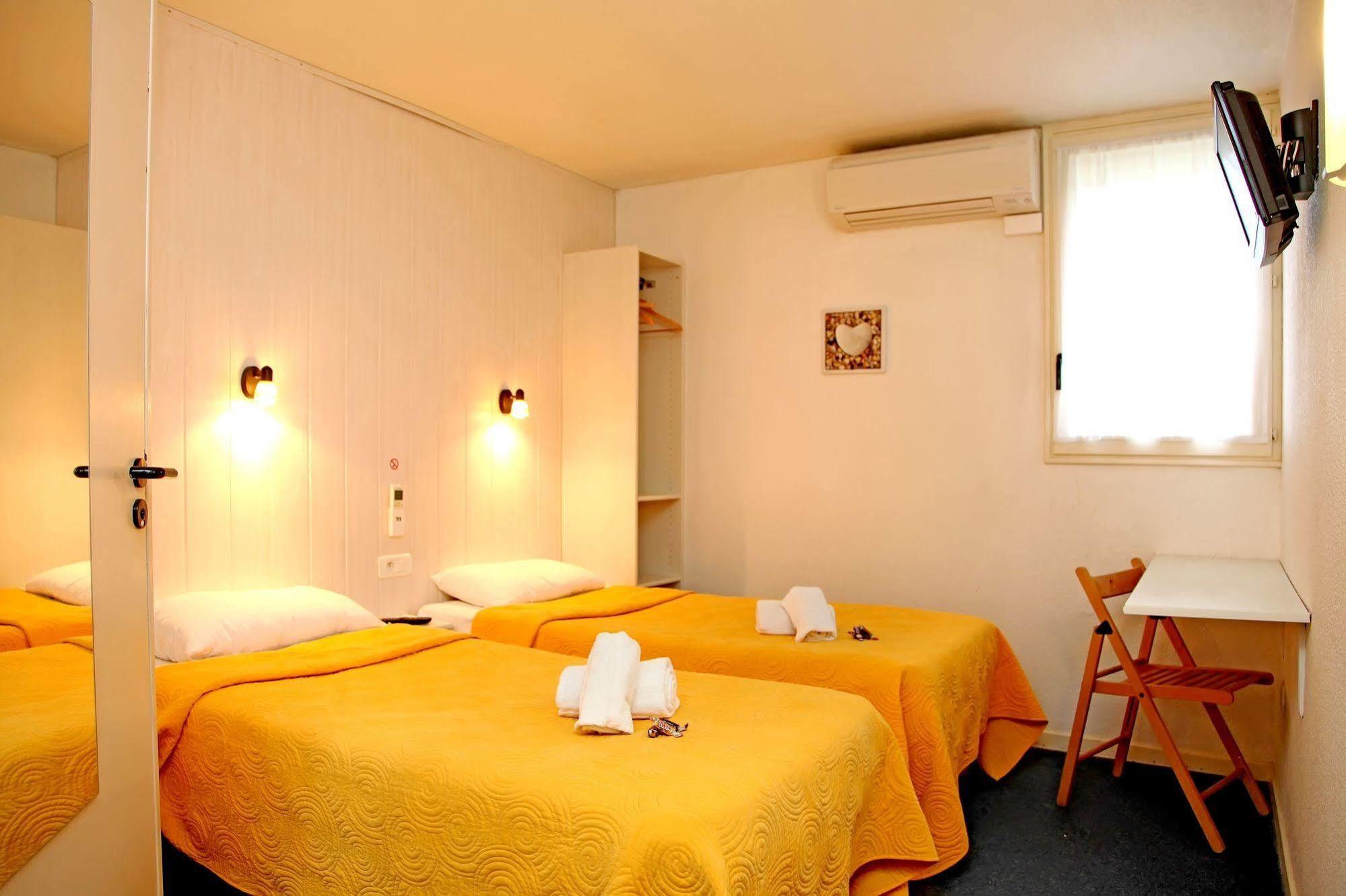 Logis Hotel- Hotel Restaurant Le Rialto Le Sequestre ภายนอก รูปภาพ