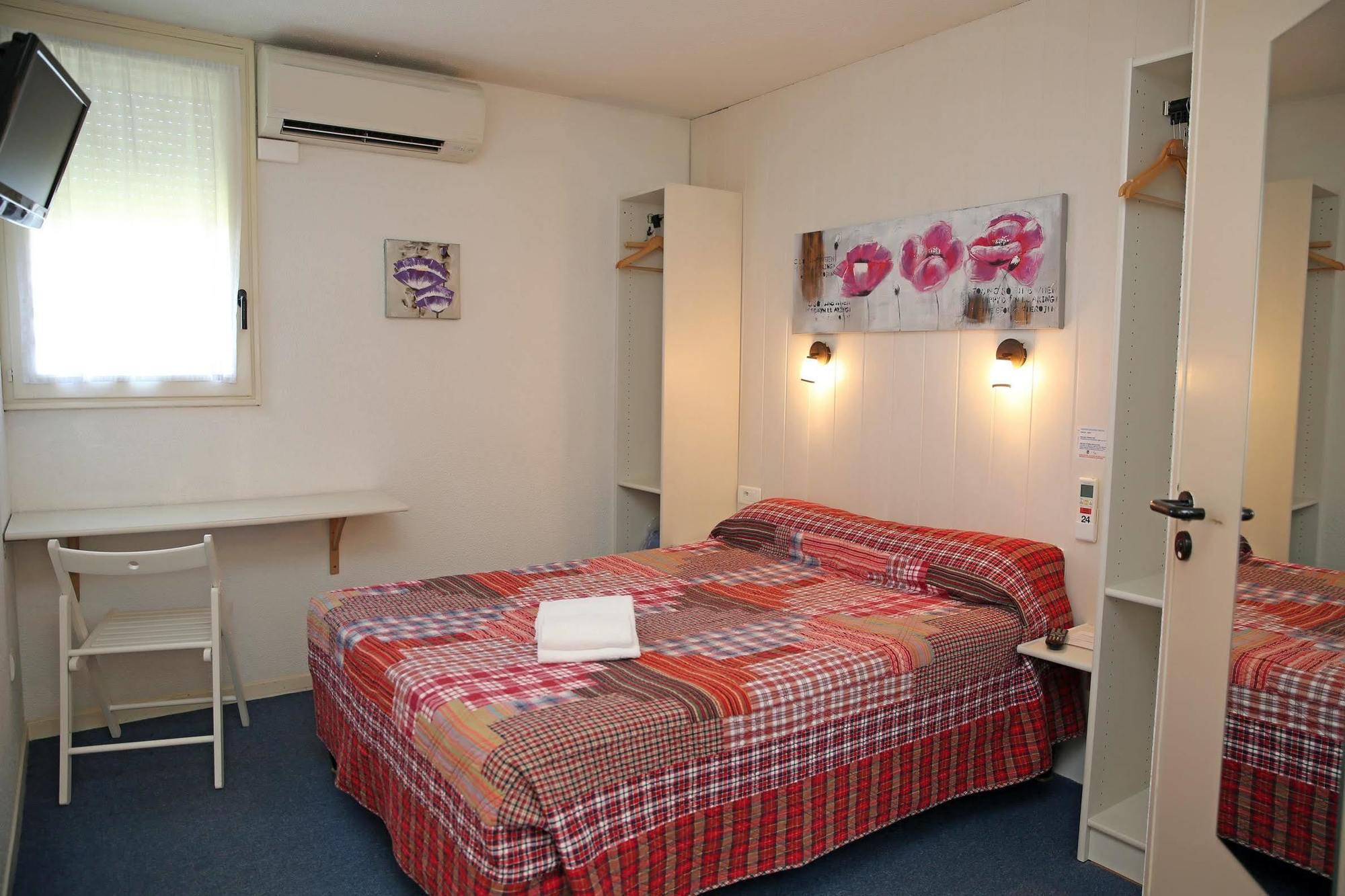 Logis Hotel- Hotel Restaurant Le Rialto Le Sequestre ภายนอก รูปภาพ