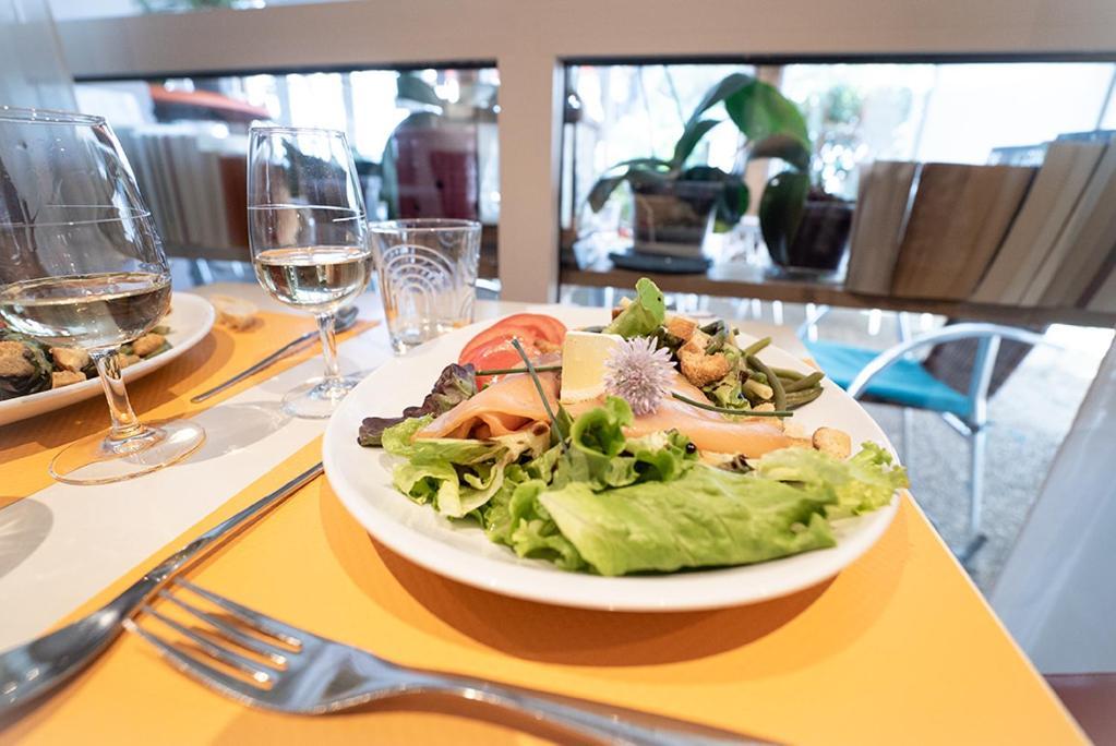 Logis Hotel- Hotel Restaurant Le Rialto Le Sequestre ภายนอก รูปภาพ